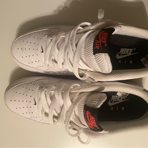 Nike Air Force One - Picture 3 of 6